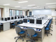 法政大学高校多媒体室