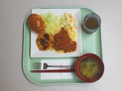日本大学鹤丘高等学校学生食堂午饭