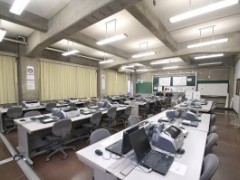 明治学院高等学校电脑室