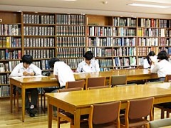 東京都立日比谷高等学校图书馆2