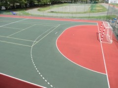 白梅学园校园篮球场