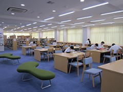 成城学园校园图书馆