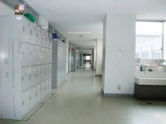 东京都立八王子东高等学校走廊
