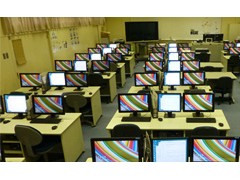京华高校电脑室