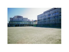 佼成学园高校校庭