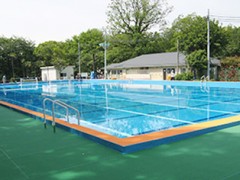 成城学园高校游泳池