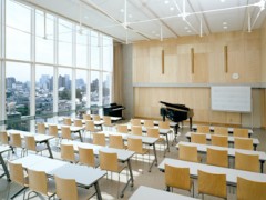 驹入学园高校教室