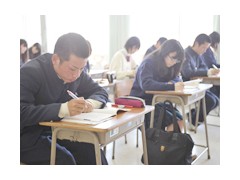 山村国际学校 上课