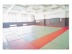 明法高校校园柔道场