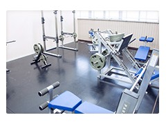 明法高校校园健身房