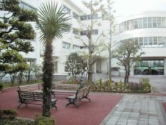 东京都立江户川高等学校中庭