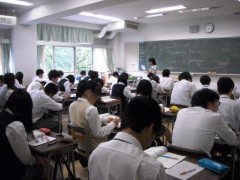 东京都立调布南高等学校教室