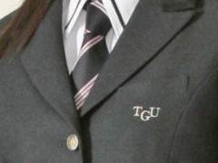 东京学馆浦安高校 制服上校标