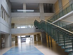 日出学园高校 大厅
