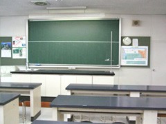 流通经济大学柏高校 物理教室