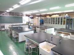 千叶商科大学附属高校 理科教室