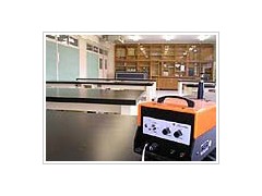 东京学馆高校 物理教室