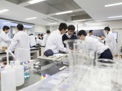 足立学园高校化学实验室