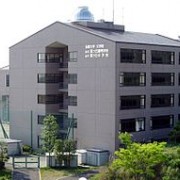 多摩大学附属圣丘高等学校（多摩大学附属聖ヶ丘高校）