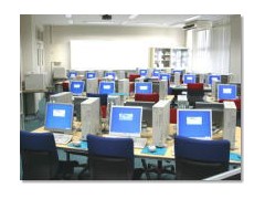 敬爱学园高校 电脑室