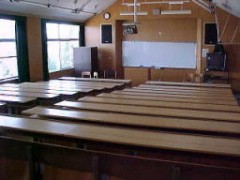  东京都立田园调布高等学校视听室