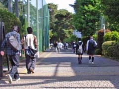 东京都立府中高等学校校门