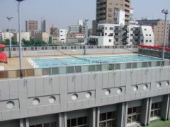 东京都立东高等学校屋顶游泳池