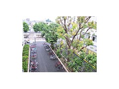 东京都立保谷高等学校中庭