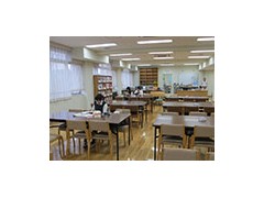 东京都立保谷高等学校图书馆