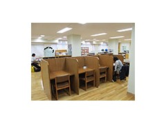 东京都立保谷高等学校自习室