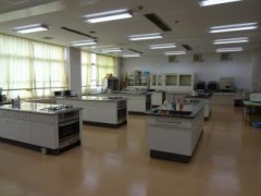 东京都立本所高等学校教室