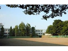 东京都立鹭宫高等学校正面