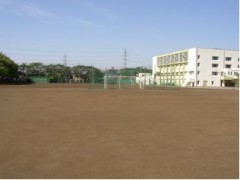 东京都立杉并综合高等学校广场