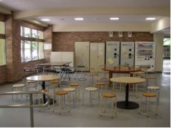 东京都立杉并综合高等学校教室