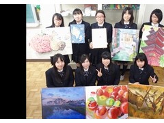 绘画部的同学及其作品