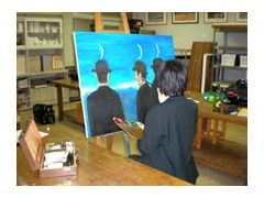 绘画部的同学在作画