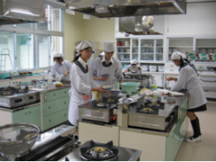 东京都立忍岡高等学校料理室
