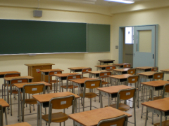 东京都立忍岡高等学校教室