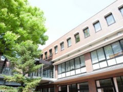 目白研心高等学校校舍