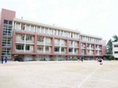 目白研心高等学校校舍