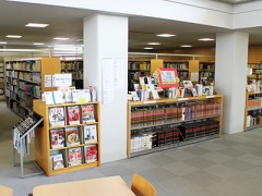 下北泽成德高等学校设施  