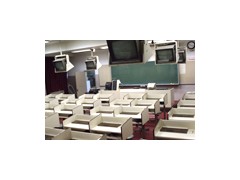 成女高中校园一角