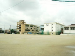 花园高等学校设施 