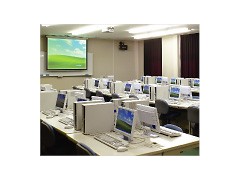 柳川高等学校多媒体室