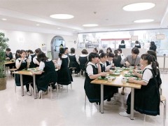 泷野川女子学园高等学校食堂