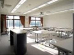 和光高等学校多媒体室