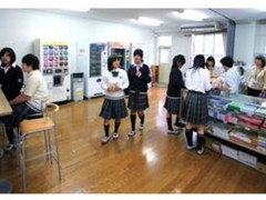 植草学园大学附属高等学校校园风光