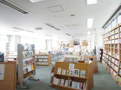 云雀丘学园高等学校整洁优雅的图书馆1