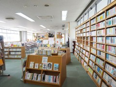 云雀丘学园高等学校整洁优雅的图书馆3