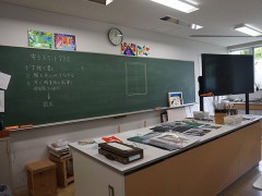 云雀丘学园高等学校校园风光之整洁优雅的美术教室